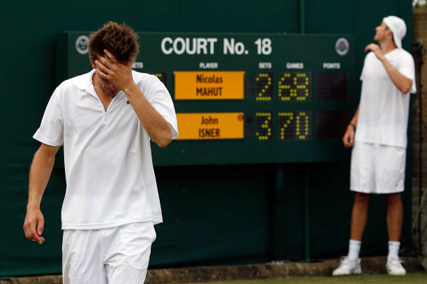 christophclarey's tweet photo. Midway through the 5th set, this Djokovic-FAA match is at 4 hours and 38 minutes

Only 6 hours and 27 minutes more and they'll tie the all-time #Wimbledon record for the longest match

#getty https://t.co/gpUc4CCjZy
