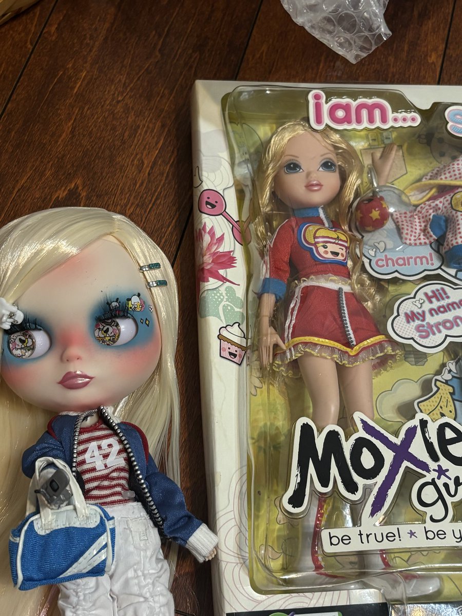 iam_snuggle17's tweet photo. Fashion pack arrived https://t.co/7VUjxoPgvu