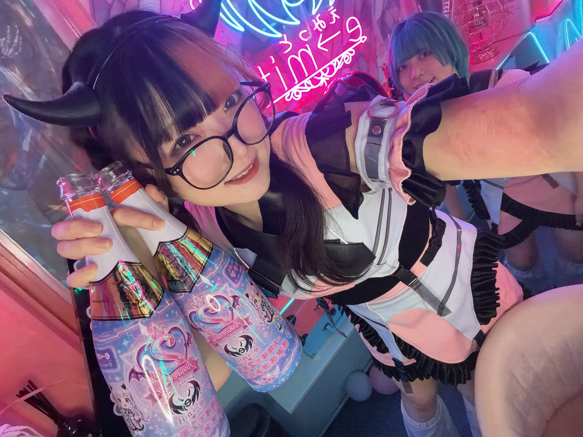 Ariaonemusan's tweet photo. ログアウト✨️
ありあ推しのeちゃんからオリシャン2本頂きまして、eちゃんのお陰で2周年の102本チャレンジの1歩目踏み出すことできました😭😭
ずっとずっと不安で不安でたまらなかったけどとてと嬉しかったです✨️
次は10日24:00-5:00でログイン予定なのでよろしくお願いします！ https://t.co/Ri3NOcsQkI
