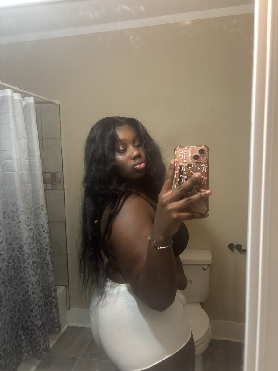 bigwailaa's tweet photo. I’m backkkkkk 😘 https://t.co/r2LZB1BzB4