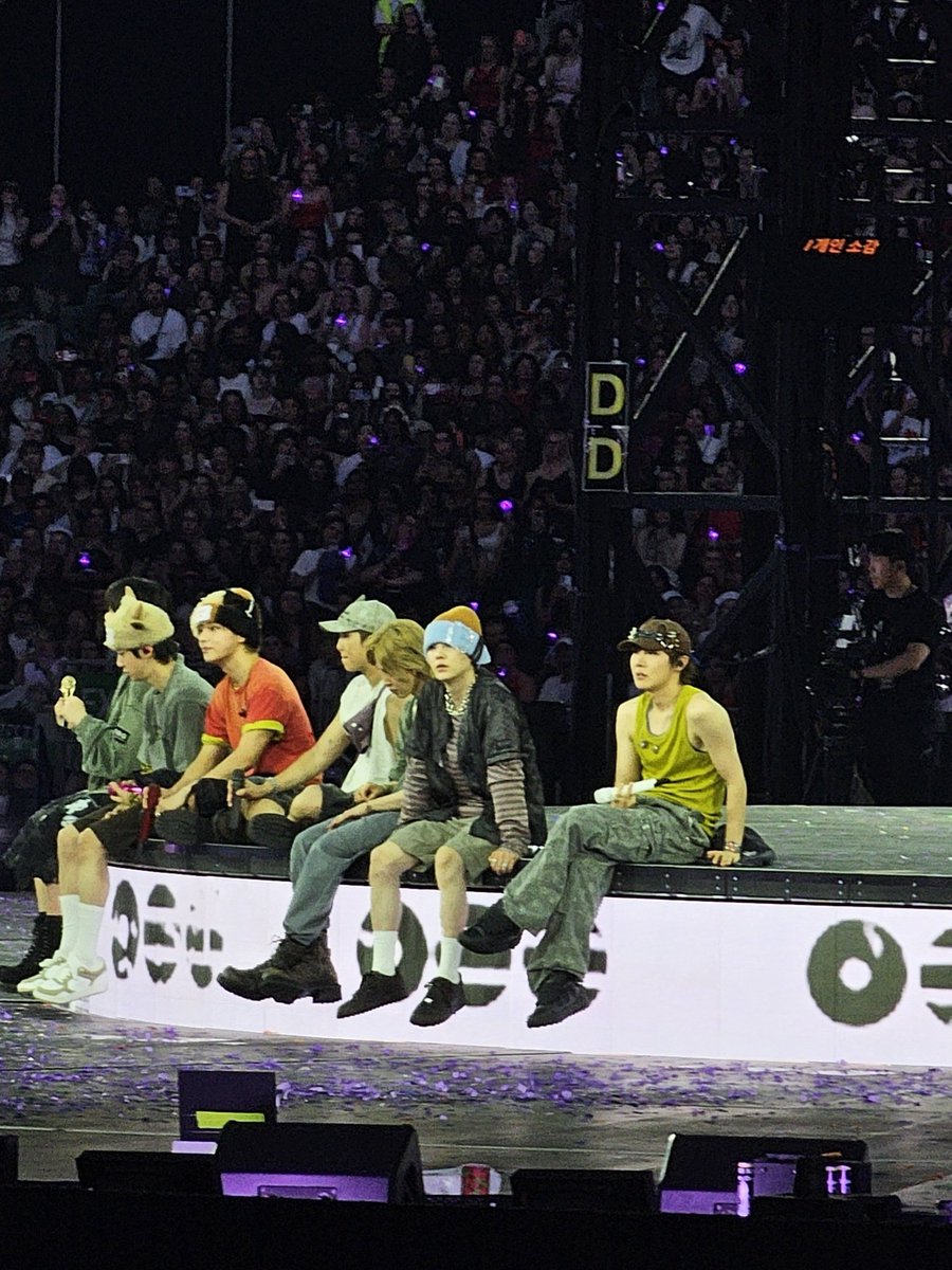 whereissope's tweet photo. sorry for not posting i was busy again https://t.co/DC4A9EeNrX