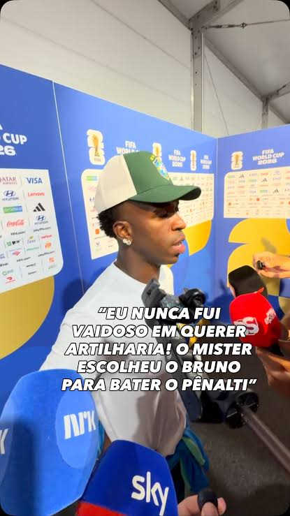 EduCRFlamengo's tweet photo. 🔪💀HORA DE ASSUMIR RESPONSABILIDADE

"Nunca fui vaidoso, nunca quis a artilharia, nunca fugi da responsabilidade" - Vini Jr.

Vini Jr aprendeu uma lição em 2026: Não importa o quanto jogue bem, ele será o responsável na derrota.

Então, Malvadeza, abandone o isolamento na ponta e jogue próximo ao gol. Seja fominha e finalize.

Entenda que, mesmo que você fizesse 7 gols e 7 assistências, o destaque do hexa seria o Neymar.

Você é o maior nome da seleção e tem que ser protagonista, decisivo e artilheiro.

Após a eliminação, ninguém será mais atacado e você conhece o principal motivo.

Pode parar com esse discurso politicamente correto, pegue a camisa 10 e a faixa de capitão.

Distribua esporros em campo, cobre raça e respeito com a camisa do Brasil. Assim ganhará moral.

Porque se continuar com esse papinho, será o culpado mesmo tendo sido o melhor da seleção.

Entre tantas promessas, foi o único a provar que é uma realidade em campo.

Assuma seu papel de liderança técnica e deixe isso claro para o Ancelotti.

Só assim o velho não inventará que o Bruno Guimarães tem que cobrar pênalti, por exemplo.

Acabou essa conversa ingênua. Seja mais do que o jogador que é; seja "O Cara da Seleção Brasileira."

Se for para apanhar, que seja no papel principal em vez de coadjuvante.

Saudações rubro-negras
@EduCRFlamengo