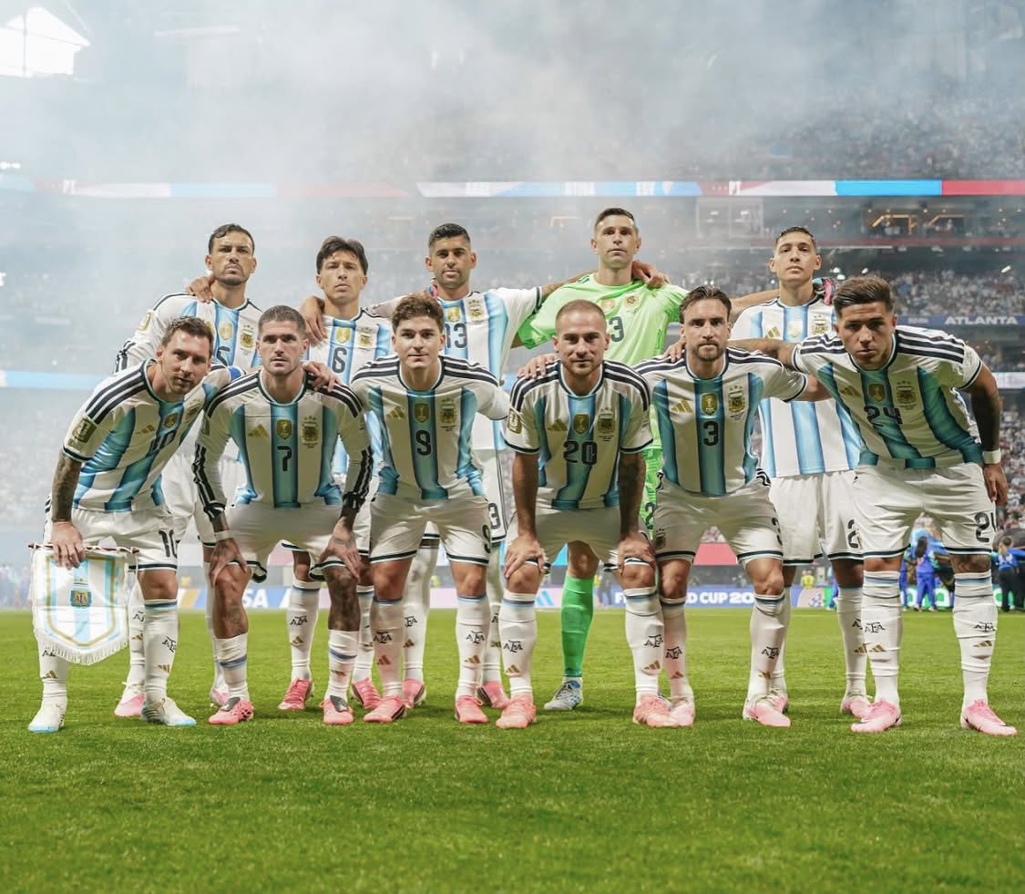 Lionel10ok's tweet photo. Este equipo no baja los brazos nunca. Qué locura lo de hoy, otra vez....este grupo es INCREIBLE!!! Vamosss 🇦🇷 https://t.co/kvlti8Y03p
