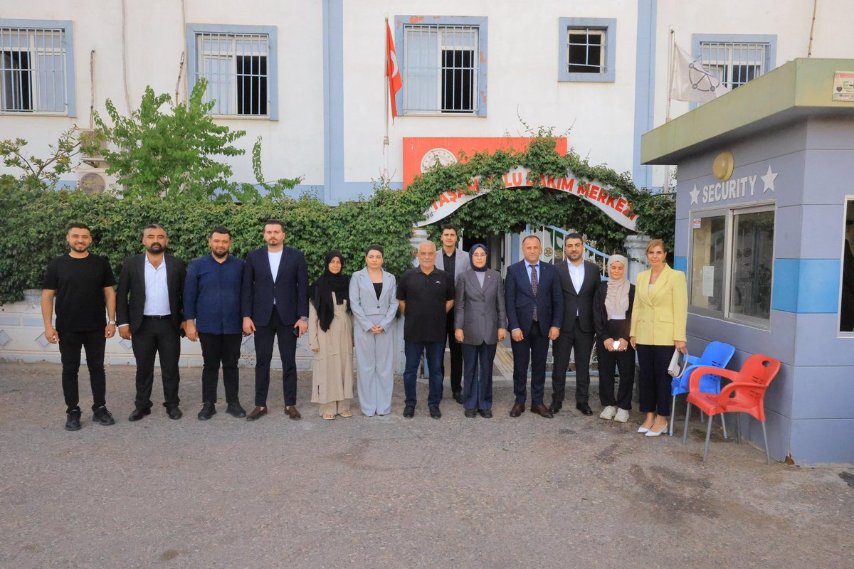 Karakopruak's tweet photo. 📍 Yaşam Yolu Bakım Merkezi

Şanlıurfa Milletvekilimiz, Çevre ve Şehircilik Politikaları Başkan Yardımcımız Sayın Cevahir Asuman Yazmacı, İlçe Başkanımız Sayın Av. Orhan Çelik ve Kadın Kolları Başkanımız Sayın Makbule Oruç ile birlikte Yaşam Yolu Bakım Merkezi’ni ziyaret ederek Müdürümüz Sayın Şevket Kuyumcu’dan yürütülen çalışmalar hakkında bilgi aldık.
Merkezde kalan kıymetli büyüklerimiz ve özel bireylerimizle gönülden hasbihal ettik. İnsanı merkeze alan hizmet anlayışımızla; büyüklerimizin, engelli bireylerimizin ve bakım desteğine ihtiyaç duyan her vatandaşımızın yanında olmaya, sosyal devlet anlayışını daha da güçlendirmeye kararlılıkla devam edeceğiz.
Cumhurbaşkanımız Sayın Recep Tayyip Erdoğan’ın liderliğinde, sosyal hizmetlerde erişilebilir, güçlü ve sürdürülebilir hizmet anlayışını büyütmeyi sürdürüyoruz.
Nazik ev sahiplikleri dolayısıyla Müdürümüz Sayın Şevket Kuyumcu ve kıymetli ekibine, ziyaretimize eşlik eden Aile ve Sosyal Hizmetler İl Müdürümüz Sayın Fatih Yılmaz’a teşekkür ediyor, çalışmalarında başarılar diliyoruz.

@RTErdogan @AKparti @abuyukgumus @CYAZMAC 
@milhamigunbegi @avorhancelik @Makbulee_Oruc