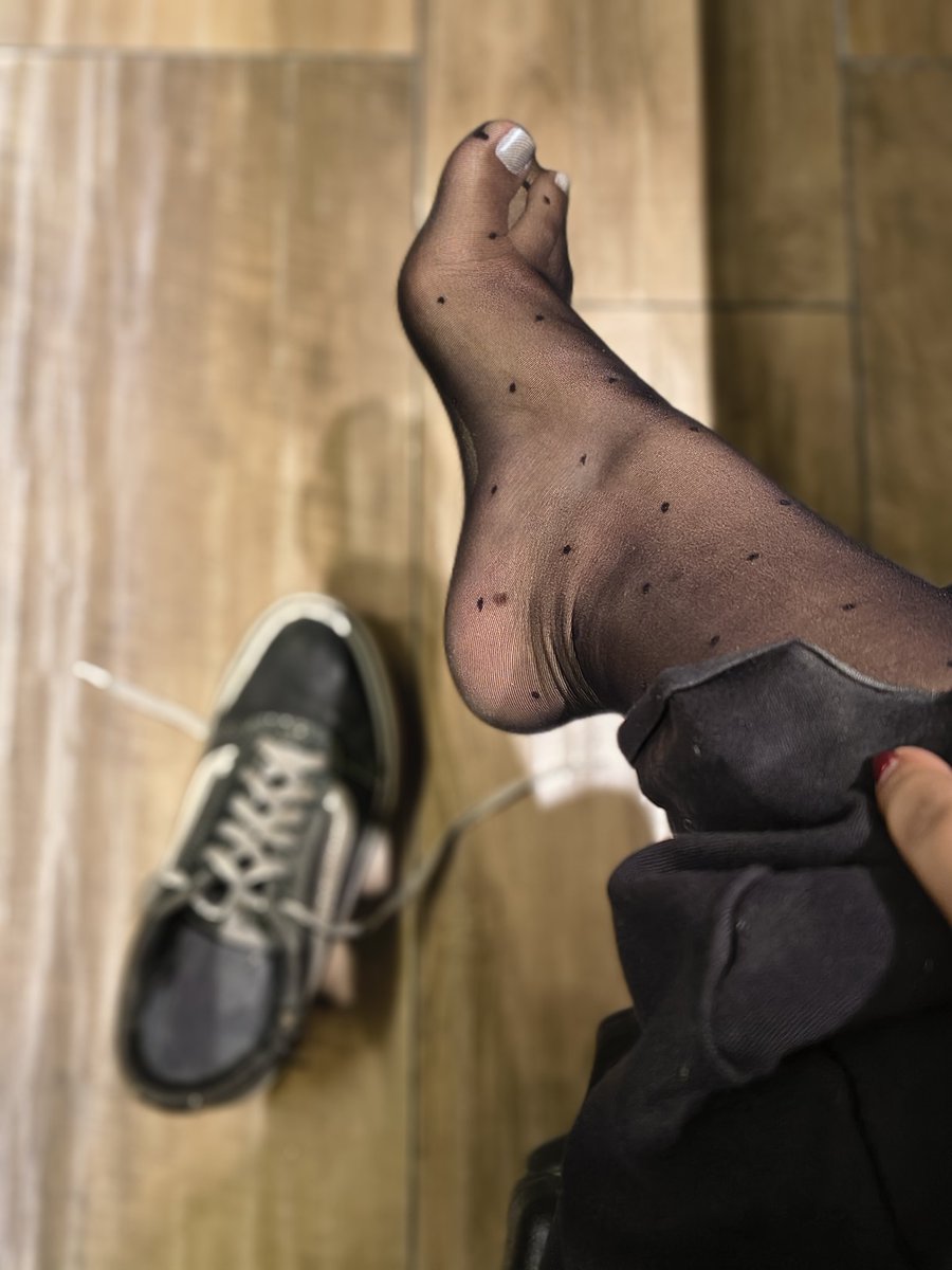 Lunyxiafeet's tweet photo. Gostaram desse tipo de meia?
#podo #feetfetısh #footfetısh #pack #packdopezinho #FootPics https://t.co/VzgObt6x9e