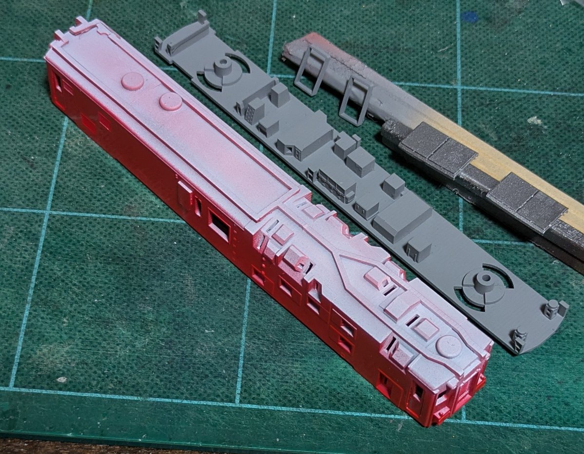 lXnQBWgjbcn5Ifl's tweet photo. 事業用車を作ろう
積層痕を削り、塗装です
#もけいや本舗 https://t.co/OhHPiTB8Z5