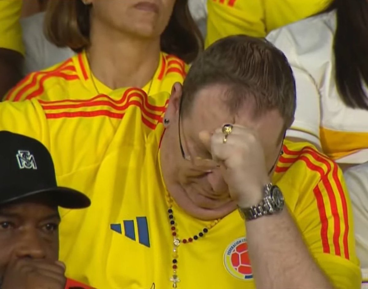 ladelsotano_'s tweet photo. Llamen al brujo de Ghana https://t.co/kpAjF6PMab