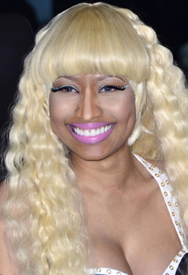 maroosie's tweet photo. Peppa Pig shades Nicki Minaj in an interview with Pitchfork.

“She’s more of a pig than I am.” https://t.co/k4rRfJJ7uR