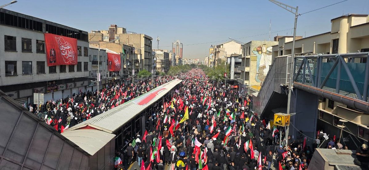 ZoRo_IQI's tweet photo. مردم مبعوث شده ایران #ابر_رویداد_معاصر را رقم زدند و با بدرقه میلیونی آقای شهید ایران یکبار دیگه اتحاد پایبندی خودشون رو به جمهوری اسلامی ایران و مقاومت نشان دادند https://t.co/rwAS7FSx8T