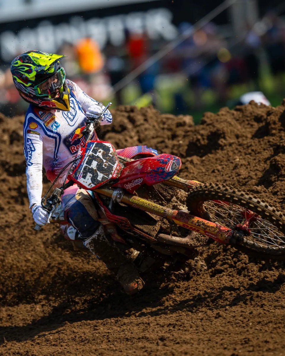 PirelliMX's tweet photo. One of the sport's greatest, back on American soil. 🇺🇸

@antoniocairoli put the SCORPION™ MX32™ MID SOFT to work at Redbud, racing to a strong 12th overall in his return to U.S. Pro Motocross.

#Pirelli #PirelliMX #PirelliNation #ProMotocross 
📸 - @ducaticorse https://t.co/mvGZJcXrRC