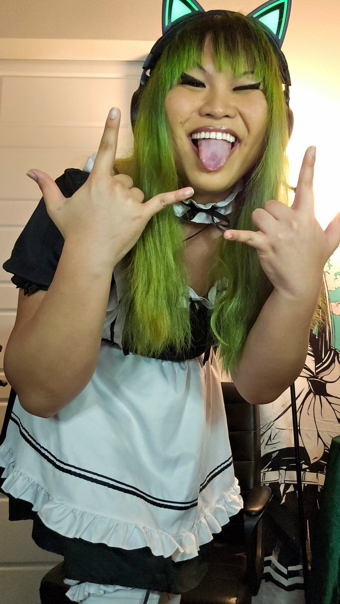 Girlie_Greenie's tweet photo. If you think about it, my parents got a gay son and a thot daughter mixed into one 🤪 https://t.co/I8OqPVUHH3