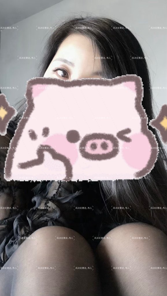 yhh027's tweet photo. 图一是韦儿在某个风和日丽的下午在茶室跟某个男人在一起喝茶亲吻。图二是穿着黑色丝袜第一次不穿内裤出门的自拍。图三是第三次活动时候吃jiji的贪婪模样。 图四是她在酒店跟野男人视频上头的样子。 我很爱她但她很绿我。微妙的���系 看着她在别人面前如此我就会更爱 https://t.co/Ypsn2ukbAX