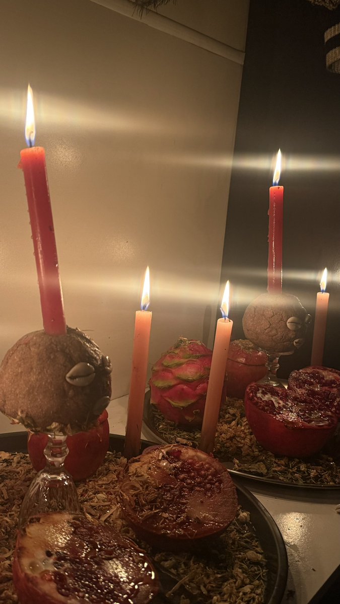 D1egos_'s tweet photo. Gosto de fazer feitiços de dominação mental de madrugada, dormindo nosso corpo está mais desprotegido que o normal e os magiados quase nunca possuem defesa espiritual, então durante o sonho eu entro e faço a maior arruaça, adoçamento de cabeça é mundo demais, axé. https://t.co/pBWYsfmV3M