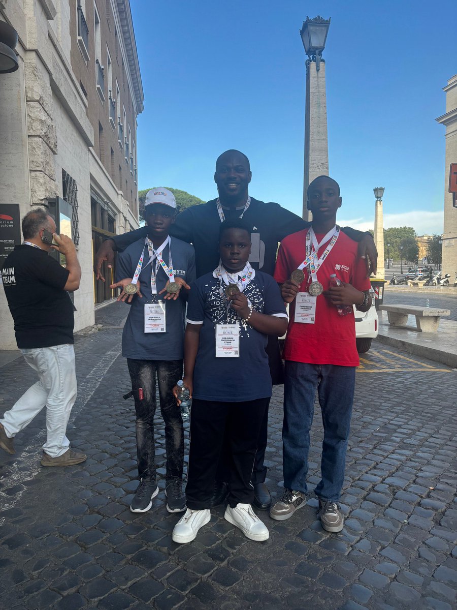 OsinachiNuel's tweet photo. If this had been a government-sponsored trip, we’d probably be looking at billions in allocations, bloated delegations packed with political loyalists, side chicks, friends and family, luxury travel at taxpayers’ expense, and a flood of “official” expenses with little to show for it.

Here’s an individual achieving what the government will allocate huge amounts of money for. 

Thank you once again Alex 💪🏿 Congratulations to the boys. World Champion no be for mouth