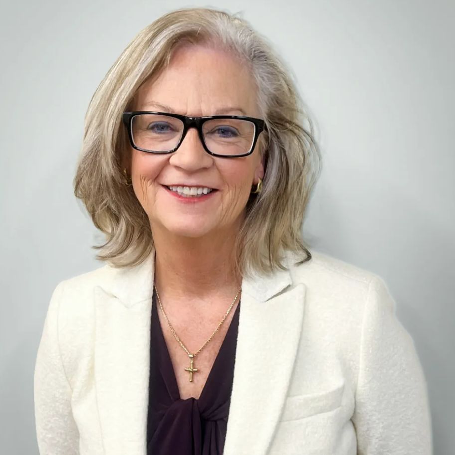 GOP__Ls's tweet photo. 🚨 Republican candidate Ann Manning Martin has been caught forging thousands of signatures to get her name on the ballot.

She was campaigning on "election integrity." https://t.co/1EYNJx8wJ5