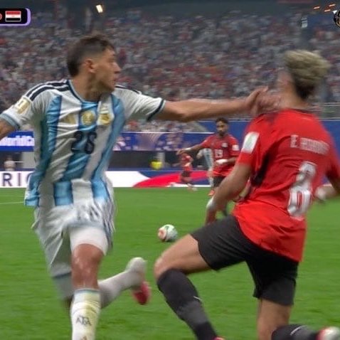 WizkidOgbafia's tweet photo. Why is this not a yellow card
All of this makes me dislike Argentina and Messi

#ARGEGY https://t.co/Lc7a3zlj1T