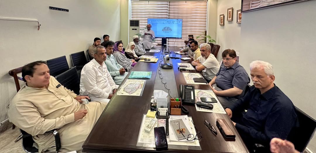 PWCAuthority_'s tweet photo. Director General Walled City of Lahore Authority (WCLA) chaired a meeting at the WCLA Head Office with WCLA officials and public representatives to review preparations for the upcoming monsoon season.

#WCLA #WalledCityLahore #MonsoonPreparedness #HeritageConservation #Lahore #PublicSafety