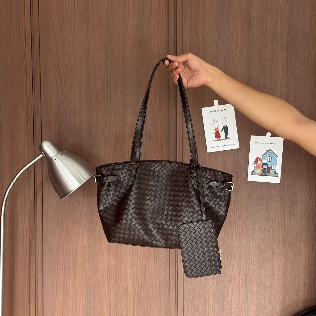 rosigustiani's tweet photo. Punyaku yg ini yaa
Jewel coffee ☕️!!
Bahannya bagus, kokoh, ada zippernya juga. 
Cocok buat hangout, kuliah, kerja karena muat banyak barang. 😘
https://t.co/a1SGsCj8ra https://t.co/Z9fWsU0zSo