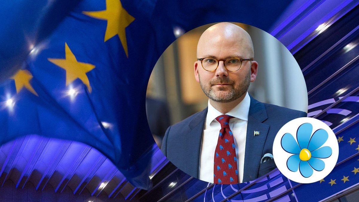 FluxAlert's tweet photo. Charlie Weimers (SD) @weimers  försökte ta upp mordet på den svenska tvåbarnspappan Christian Zedig i Europaparlamentet.

Zedig mördades brutalt i Köpenhamn, sparkad och trampad ihjäl på öppen gata.

Socialdemokraterna röstade nej till debatten.

Medan Charlie Weimers vill prata om verkligheten och konsekvenserna av massinvandring, väljer S att tysta ner och ducka.

De vill inte ta ansvar för hur deras politik har gjort att svenskar nu mördas även utanför Sveriges gränser.

Charlie Weimers gör det jobb som Socialdemokraterna vägrar göra.
