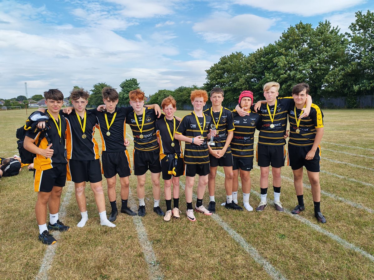 CastlefordPE's tweet photo. Another amazing event at the @AiredaleAcad Rob Burrow Varsity! 🏉✨
​Massive congratulations to our Year 7 &amp; Year 9 boys and girls champions! 🏆🔥
​Heartbreak for the Year 8 boys, who narrowly missed out on the trophy after letting in a last-minute try. 🙌 https://t.co/oN5KZx4RW9