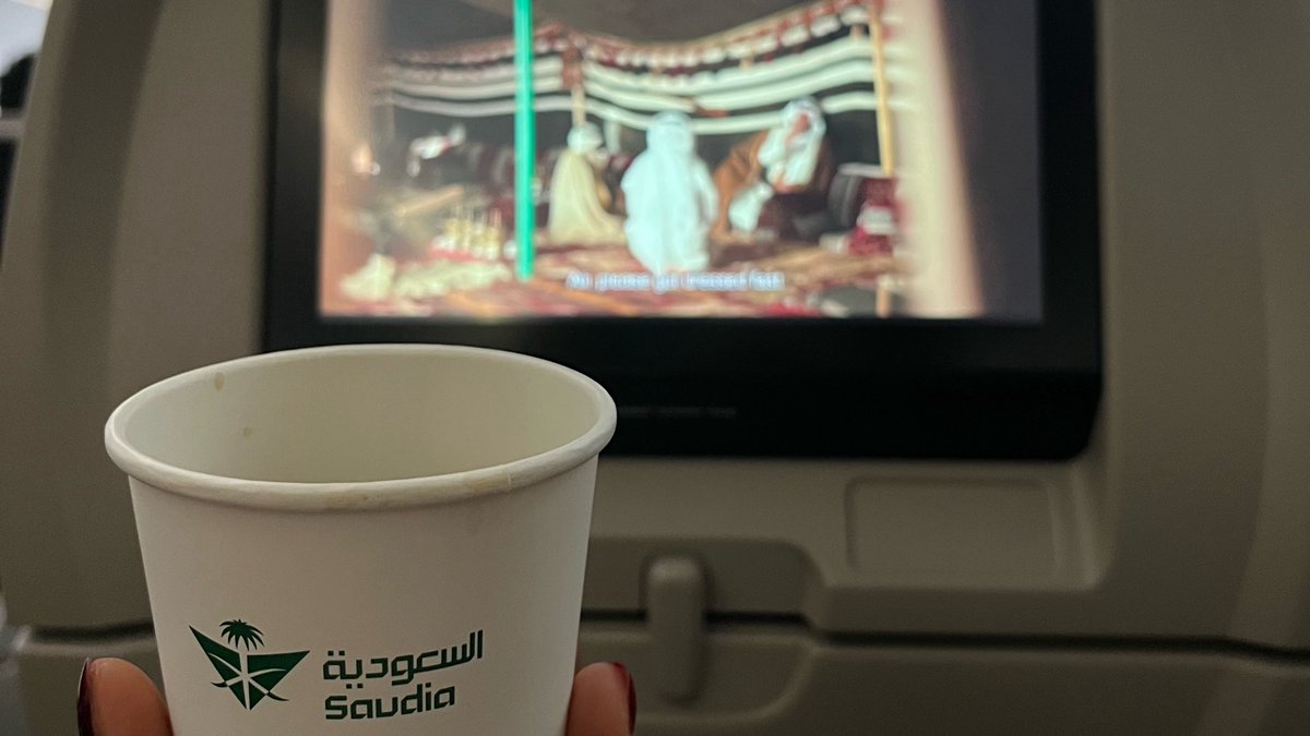 1vlim's tweet photo. Catch flights not feelings 🇩🇪🛫 https://t.co/pEIsYJzaYg