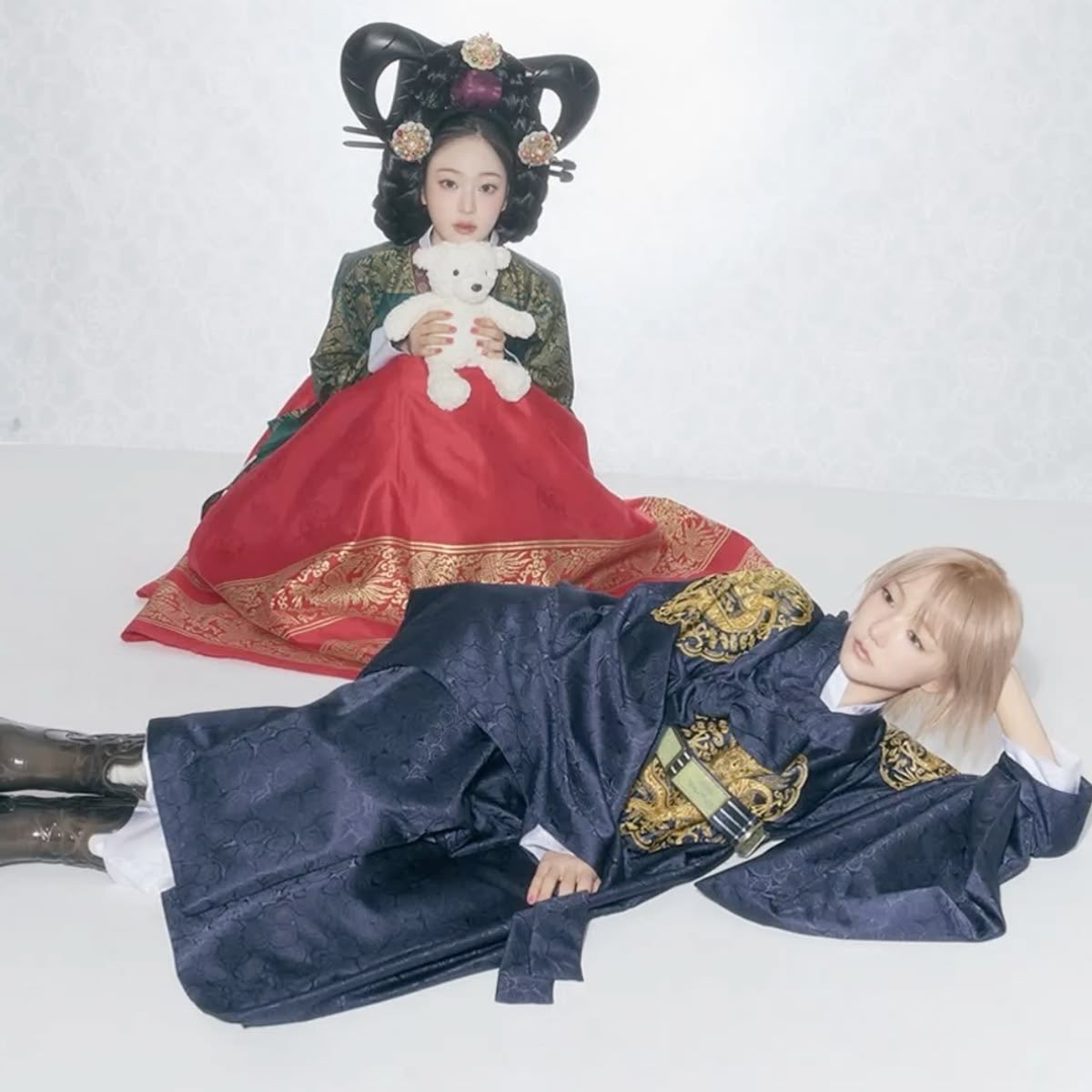 luvingkiiikiii's tweet photo. i really want to see kiiikiii do a tradition x modern korean folklore concept… like this photoshoot! the mix of traditional and modern clothing is phenomenal!!! 
…. something similar to heya by IVE https://t.co/XRSrNOzC4z