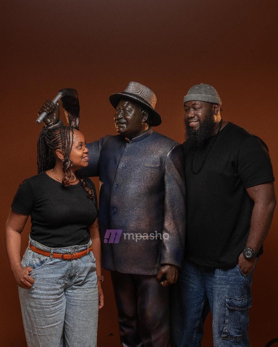 MpashoNews's tweet photo. Sculptors Mandela Ondula and Cheryl Nagawa have created a sculpture of the late Prime Minister Raila Amollo Odinga. https://t.co/wORf4IyM3n