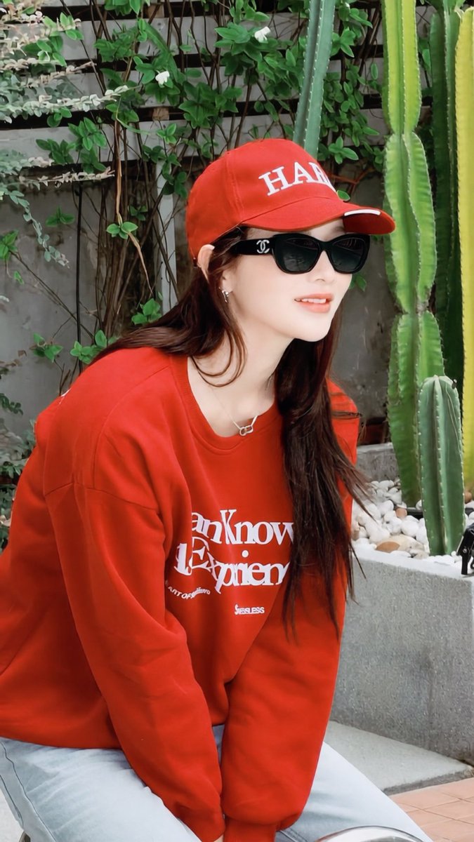 LMEJTKN's tweet photo. EU TE ENTENDO TK, REALMENTE ENTENDO VC SER TÃO POSSESSIVA COM ESSA MULHER 🥵🫠

#nurdesoraya #TkNur https://t.co/vTXjmQUjLC