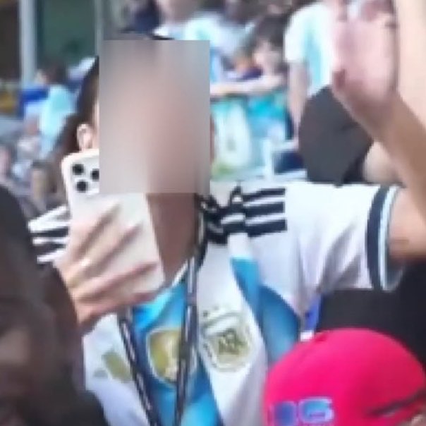 choquei's tweet photo. 🚨ATENÇÃO: Fifa abre investigação de um
possível caso de racismo contra o influenciador norte-americano Speed. https://t.co/iVbpBBgvPl