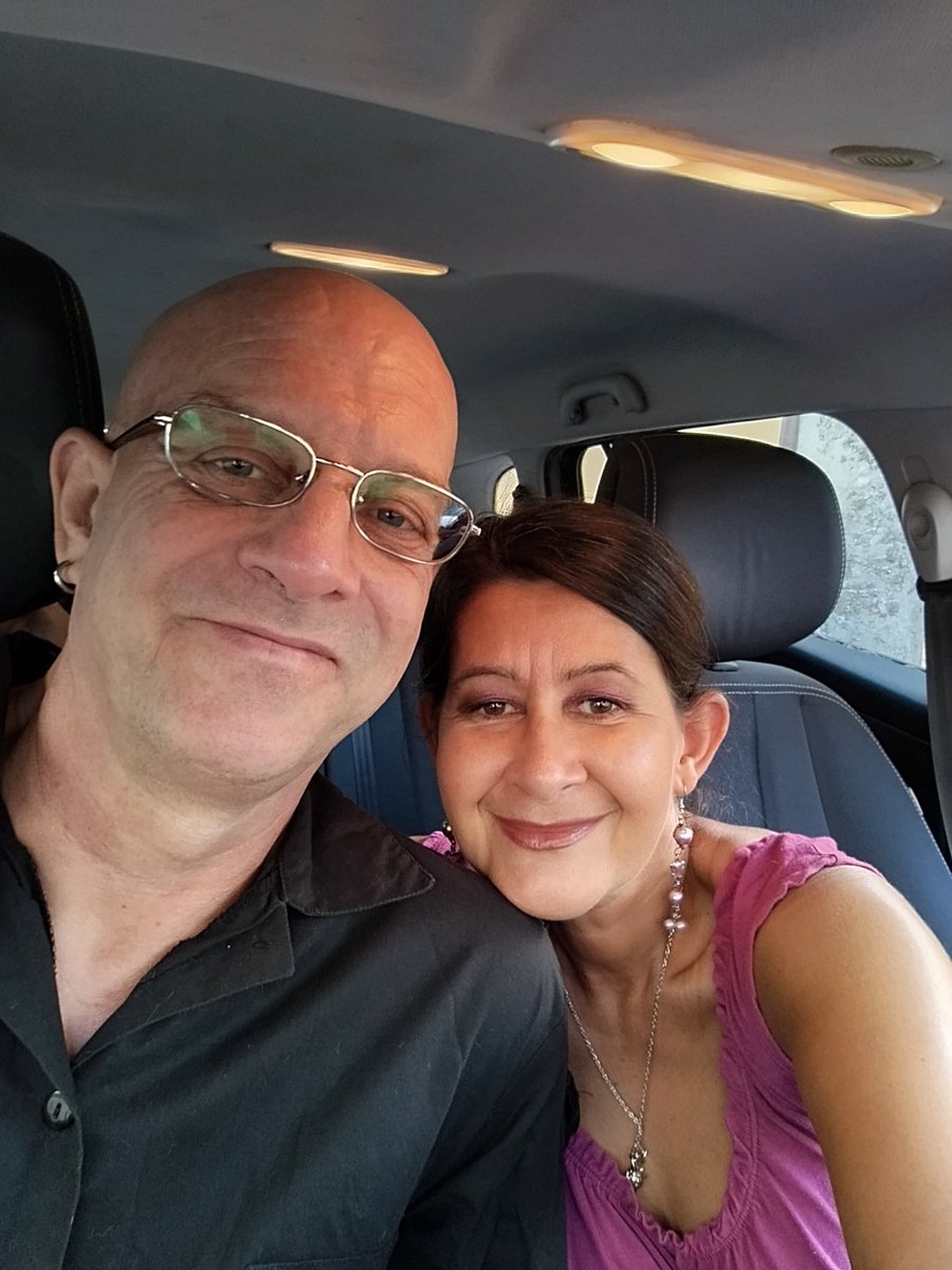 pussels68's tweet photo. Going out for dinner and to enjoy live music performed by our friends. Got ma bling with me obviously
#SPNForever β₯οΈ https://t.co/bZTLrskx7p