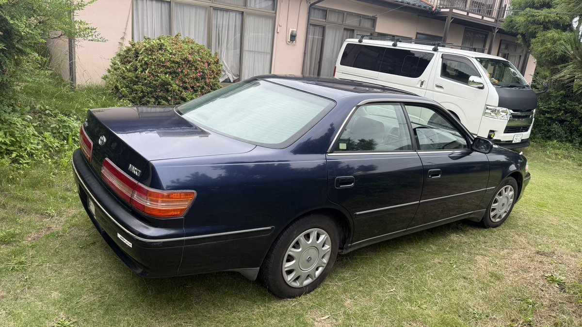 chon0130's tweet photo. 手取りはいくらかな？
個人事業主だからはっきりわからないけど
車3台、専業主婦の嫁の車1台
バイク3台は維持できてます
保険はハイエースが1番高くて年間7万近い… https://t.co/LBIAXVQQB5