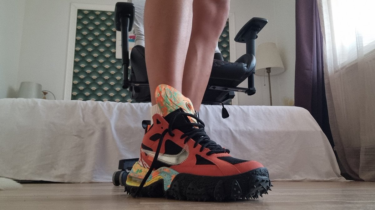 KingMnu28's tweet photo. My 600 Euro off white nike limited edition has just arrived 
Im gonna step on your face with that while you handle the ca$h 
Whos gonna reimburse for it?
150 euro has already come aswell 
#realAlpha #tributes #humanATM https://t.co/uyQX57sQnW