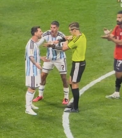 Cr7stianismo_'s tweet photo. LE ACABAN DE ANULAR UN GOL LEGAL A EGIPTO.

SON UNOS PUTOS CORRUPTOS, ASQUEROSOS. https://t.co/4usPxMxoVc