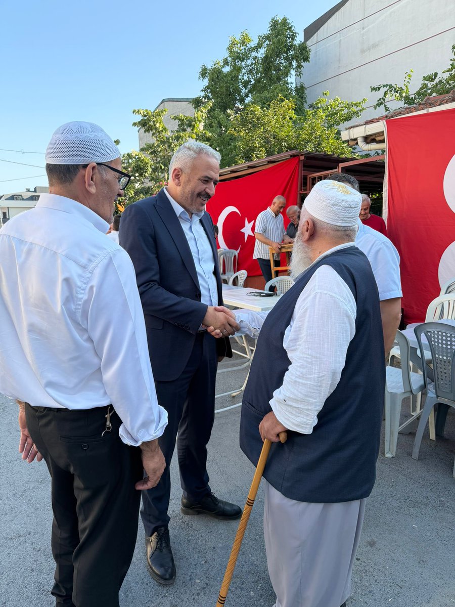 mhparnavutkoy's tweet photo. İlçe Başkanımız Sn. Cihan Barut @CihanBARUTCCC ve yönetim kurulu üyelerimizle birlikte Bölge  Başkanımız Ercan Eker, Önceki dönem yönetim kurulu üyemiz Şenol Dikbudak ve Ali Kirişçi hocamızın düzenlediği İslambey Mahallesindeki istişare toplantısı ve aşure dağıtımına  katılım sağlayıp mahalle sakinleriyle bir araya  geldik. 
@_MHPistanbul_ @rahmancanmhp @CamurMehmet123