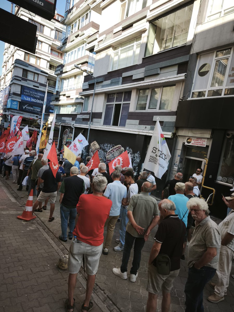 SamsunSykp's tweet photo. Bir avuç savaş zengini, silah tekellerine temsilcileri ve emperyalist devletlerin savaş kurmayları Ankara'da. Dünya halklarını daha fazla yoksulluğa ve bağımlılığa mahkûm etmek isteyenler yenilecek, ezilenler kazanacak!
Emperyalist Haydutluğa VE NATO'ya Hayır!
#samsun
#haydutnato https://t.co/72DKitdUvH