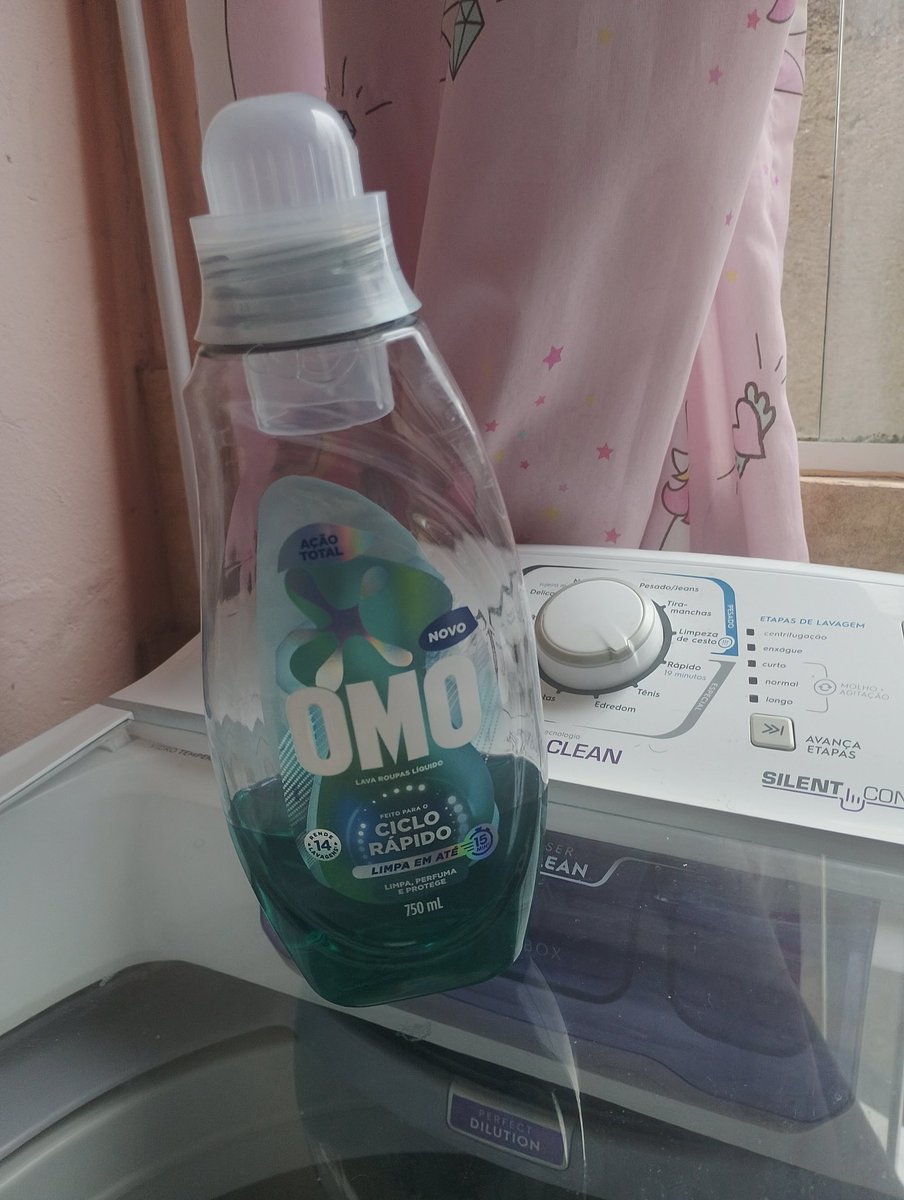 Sfctha's tweet photo. Tem coisa melhor do que ganhar mais praticidade no dia a dia? Recebi o novo OMO Ciclo Rápido para testar e resolvi usar na minha rotina. A primeira coisa que chamou minha atenção foi justamente a praticidade, porque nem sempre a gente tem tempo para esperar um ciclo longo + https://t.co/5adU9BNvov