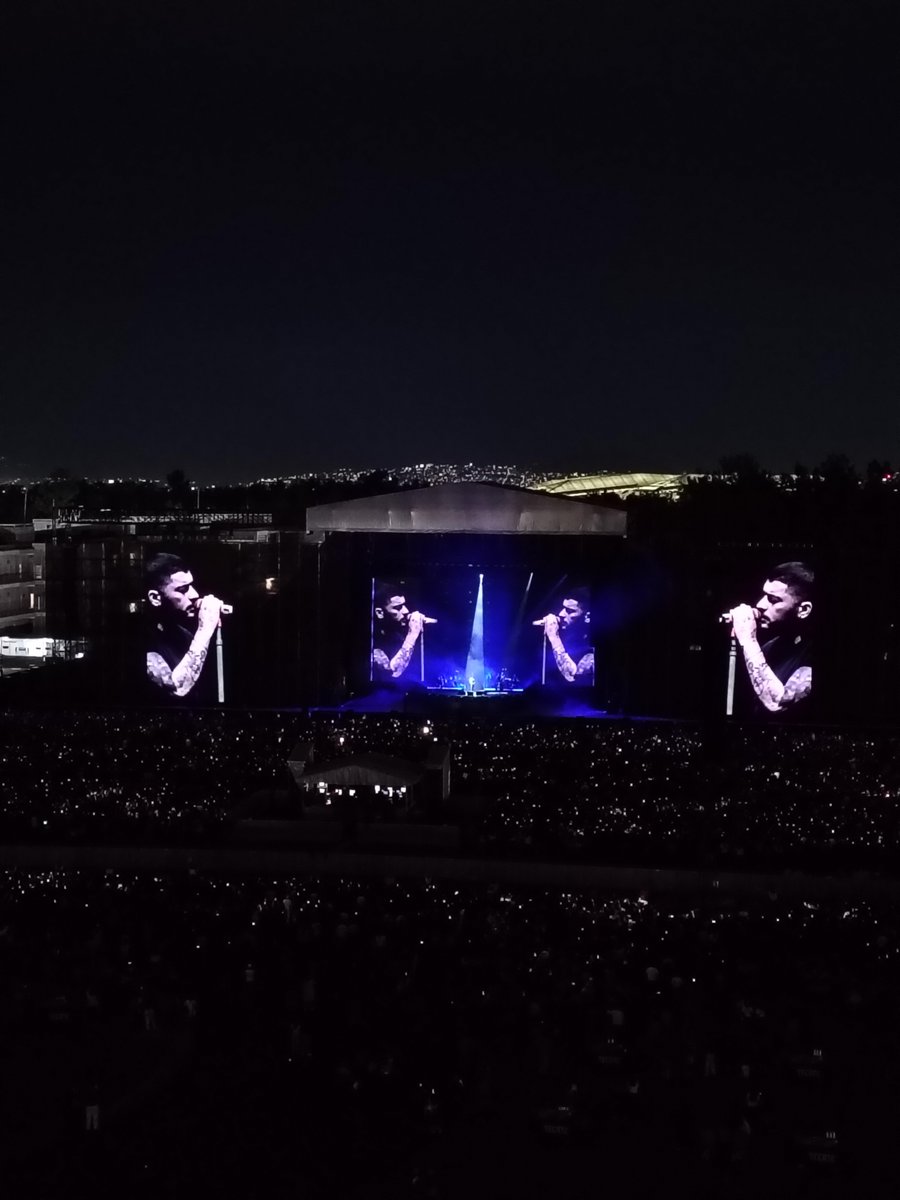 VEILAGOSH's tweet photo. una de las mejores noches de mi vida
#zayn #konnakoltour #cdmx https://t.co/pcCXbAskG2