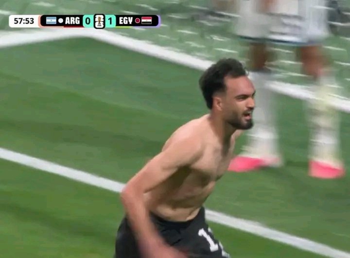 Idowest38357's tweet photo. 🤯🤯🤯 INCREDIBLE!!! EGYPT SCORED AGAIN AND GO CRAZY!!! IT���S 2-0 AGAINST ARGENTINA!!! 🇪🇬🇪🇬

EGYPT DREAMING MORE THAN EVER! 💭🏆 https://t.co/yIQklRSH0T