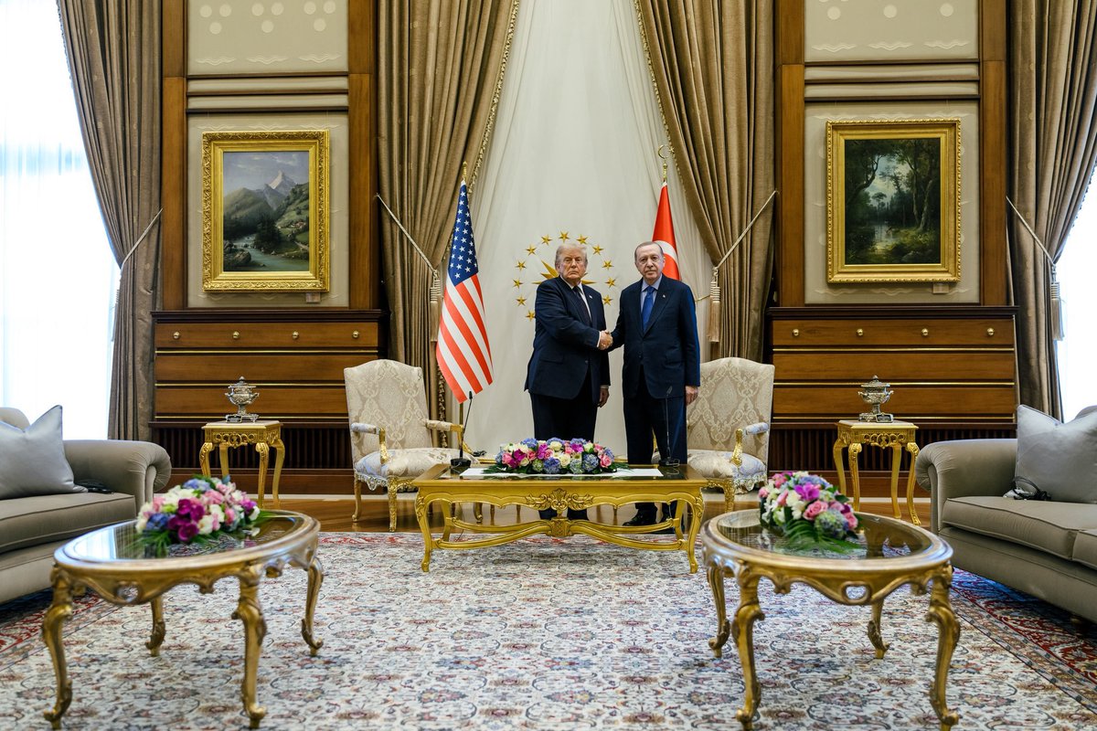 OrlvndoA's tweet photo. Trump y Erdogan. https://t.co/anmN0BFuHw