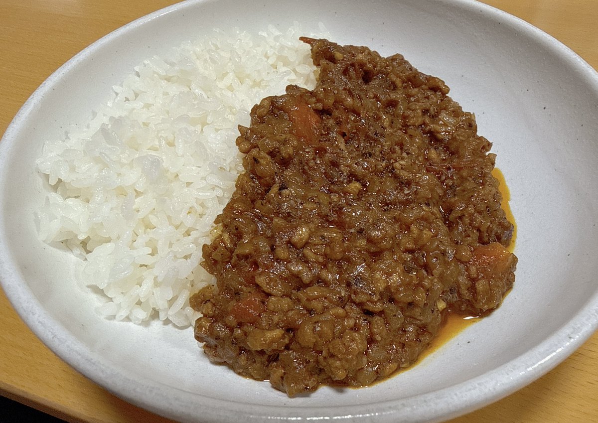 Kohamism's tweet photo. めいさんの真夜中クッキング
キーマカレー

トマトが残ってたので
今回はインスタントコーヒーを加えてみました

#めいのめし  #めいさん飯店 https://t.co/RlHjSvHA2M