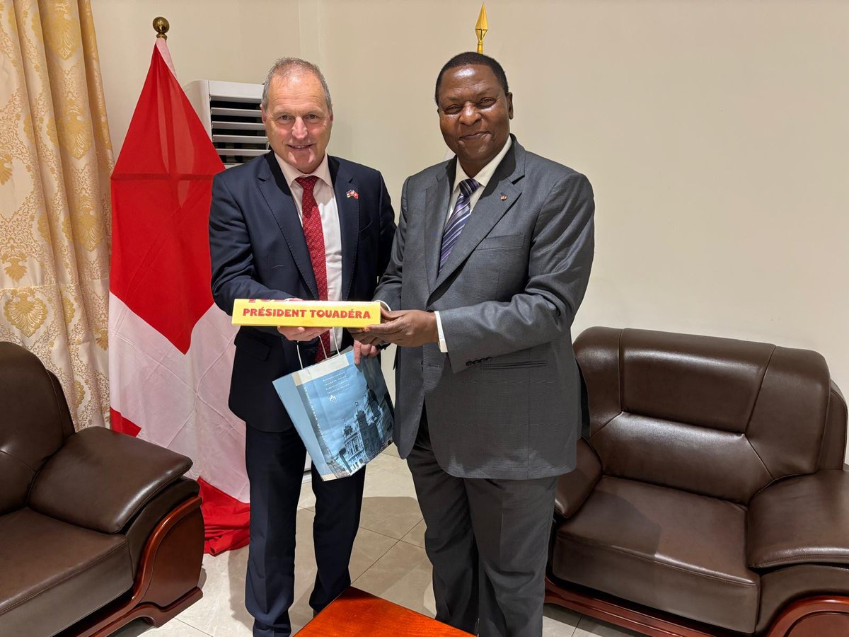 ParlCH's tweet photo. Le Président du Conseil national, Pierre-André Page, s’est rendu en République Centrafricaine où il a été reçu par le Président Faustine-Archange Touadéra, son homologue Simplice Mathieu Sarandji ainsi que les membres du gouvernement. 
Ces rencontres ont permis de réaffirmer les liens étroits qui unissent la Suisse et la République Centrafricaine. La Suisse joue un rôle majeur sur le plan humanitaire, avec l’ouverture en 2022 d’un Bureau humanitaire à Bangui, symbole d’un engagement de longue date dans le pays.
Le Président Page a également rencontré les acteurs suisses et les partenaires internationaux présents sur le terrain, dont la MINUSCA @UN_CAR  , la @cour_penale  spéciale et le @CICR_fr , témoignant de l’importance de la coopération internationale et du soutien aux efforts de paix et de stabilité dans la région.