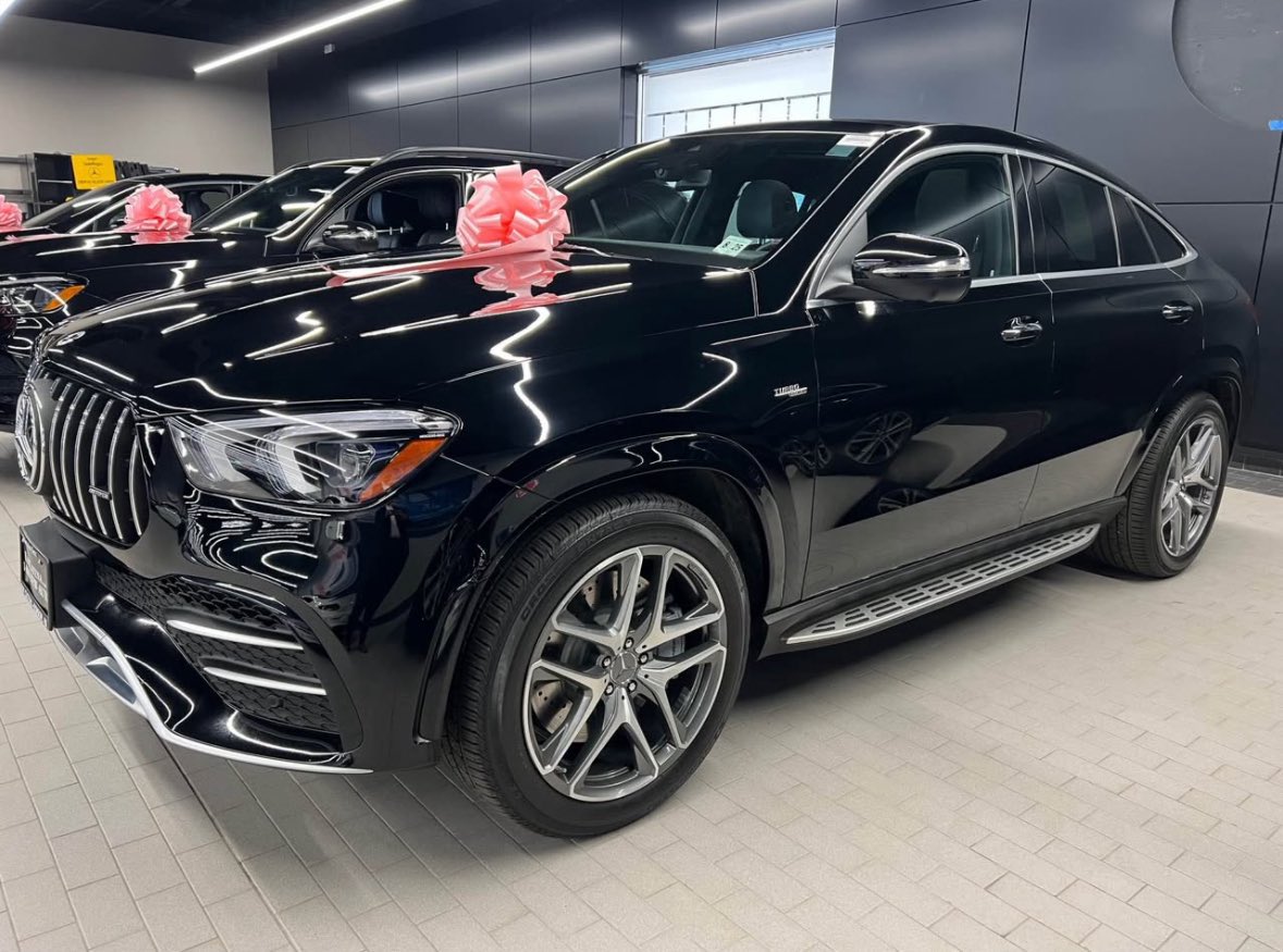 naeyahnishell's tweet photo. I’m so excited right now! All the work I’ve put into crypto is finally paying off. I just treated myself to a brand-new GLE 53! 😍✨ Big shoutout to my coach @taniabrownlo for the guidance and support and guiding me every step of the way couldn’t have done this without her! https://t.co/BpsBGhjNvt