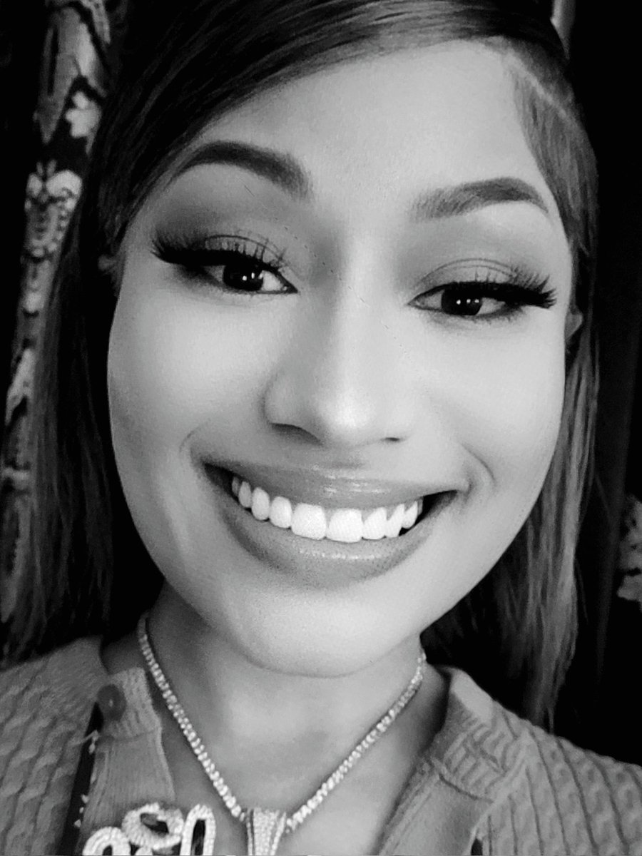 seasonmaraj's tweet photo. billion dollar smile ✮⋆˙ https://t.co/KjZpNkrX1J
