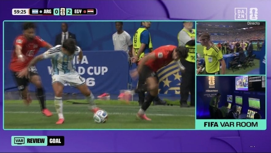 MrAsubio's tweet photo. #Argentina #Egypt

👟 Marca un tremendo golazo Egipto y el Var decide mandar al árbitro al monitor por un pisotón de Ateya al dedo meñique del pie derecho de Lisando Mtnez.

📌 ES GOL LEGAL.

👮🏻‍♂️:✅️❌️
📺:❌️

▪️Ese pisotón si se pita en vivo, ok. Pero ¿entrar desde el Var... https://t.co/Tv3WElhmwy