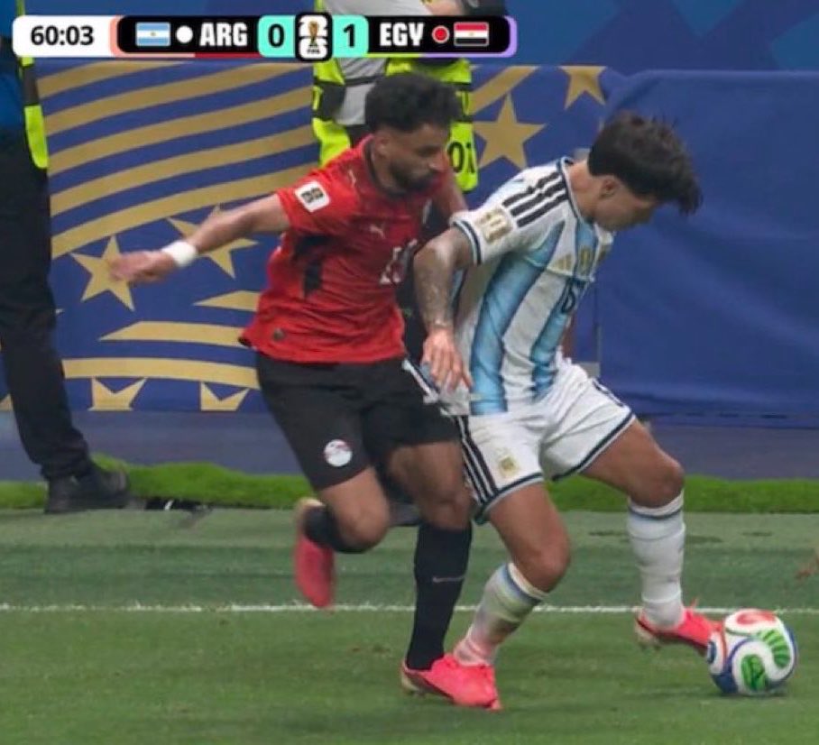 JO_BEST7's tweet photo. 🚨: VAR CHECKED FRAME ONE BUT DIDN’T CHECK FRAME TWO. They cancelled Egypt 🇪🇬 goal but Egypt still went on to score another goal. 

POV: When the God of Football says no corruption allowed going forward. Boom 💥 Egypt 🇪🇬 scores again, Delayed but not denied. 
#worldcupdaily #ARGEGY 

FOUL.                                            NO FOUL