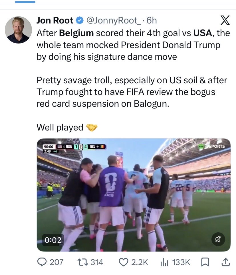 BruceHo81048006's tweet photo. @EricLDaugh 🚨NOW:
Is it any wonder that TRUMP IS THE LAUGHINGSTOCK OF THE WORLD? https://t.co/P2wj4pwSBM