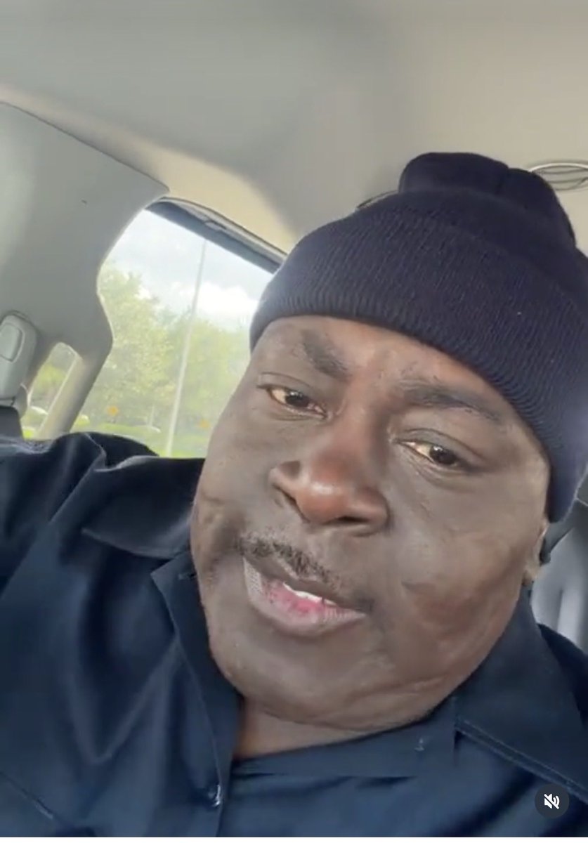 IM_Bougie_AF's tweet photo. I agree with Dee-On ! Some of y’all are DG (Disgraceful Grownups ). If you not giving people something to respect than your not entitled to it ! #Hiphop 

Those your MONEY takes care of have to act like they RESPECT you !!! #onGawd 💯💋

Nigga look like a tip of a 🍆 https://t.co/o7fN9rMeL1