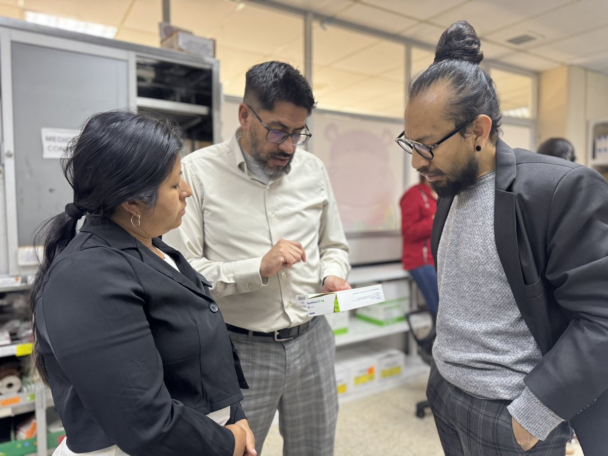 HBacaOrtizEc's tweet photo. Abastecimiento asegurado de medicamentos para pacientes pediátricos con enfermedad renal. 
Gracias a la compra centralizada de @Salud_Ec garantizamos la continuidad de tratamientos esenciales.
Agradecemos el acompañamiento de las familias durante el proceso de constatación https://t.co/eQ28B9kvYS