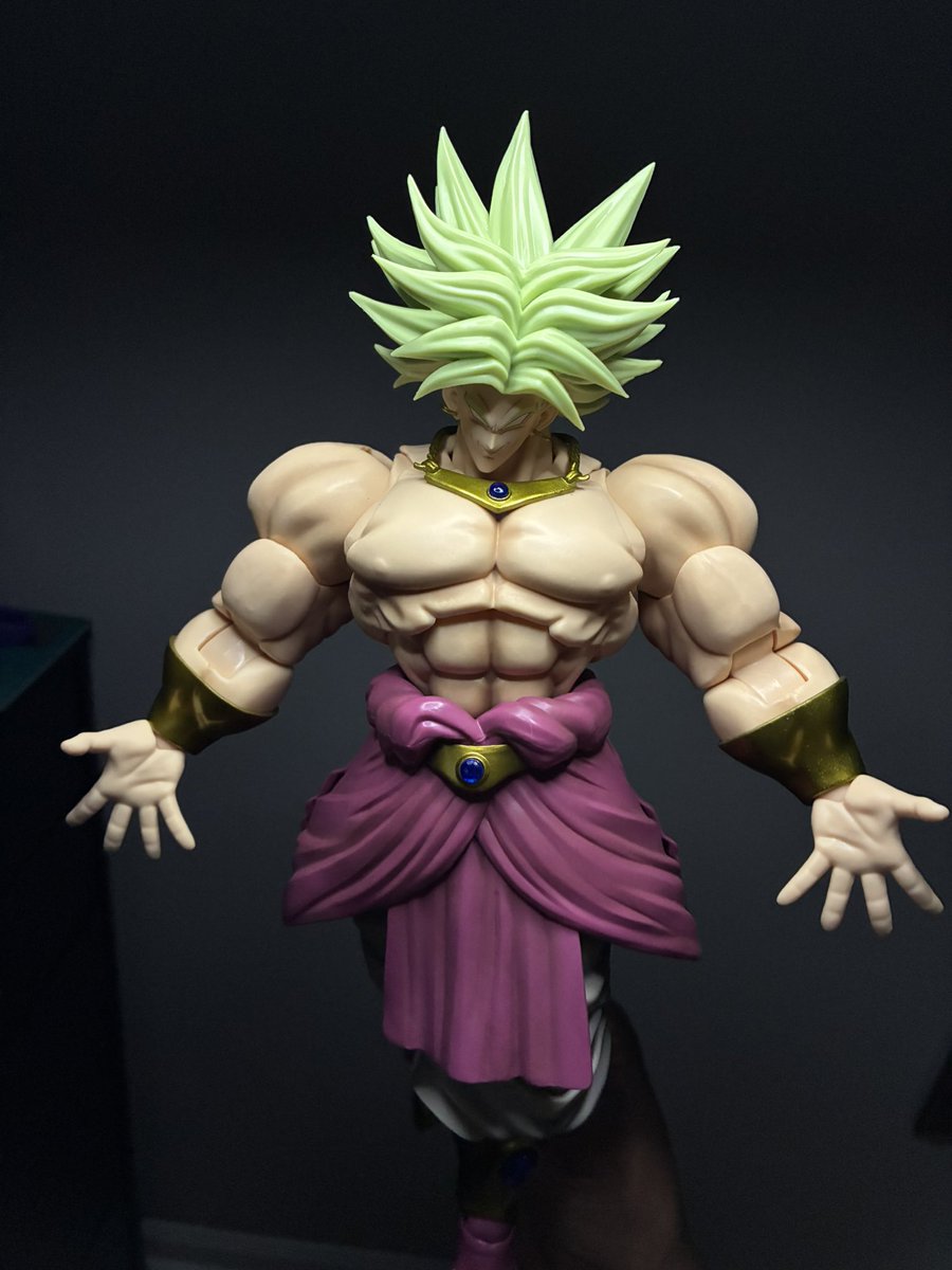 KingOmar11_'s tweet photo. ZT Toys Broly is a beast🔥 https://t.co/CUb8oKgEQC