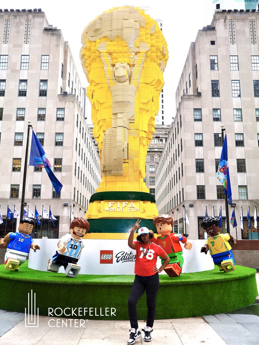 megadabest's tweet photo. EARLIER AT ROCKEFELLER CENTER OUTSIDE 49th St. FOR THE FREE FIFA WORLD CUP 2026 FAN VILLAGE⚽️.
They Have A PHOTOGRAPHER To Take Your Pictures And It Gets EMAIL To Your PHONE⚽️❤️🤍💙. https://t.co/SmLiGCpaK8